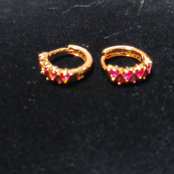 Golden pink geometric earrings handcrafted gold triangle shape hoop style gems - Picture 7 of 7